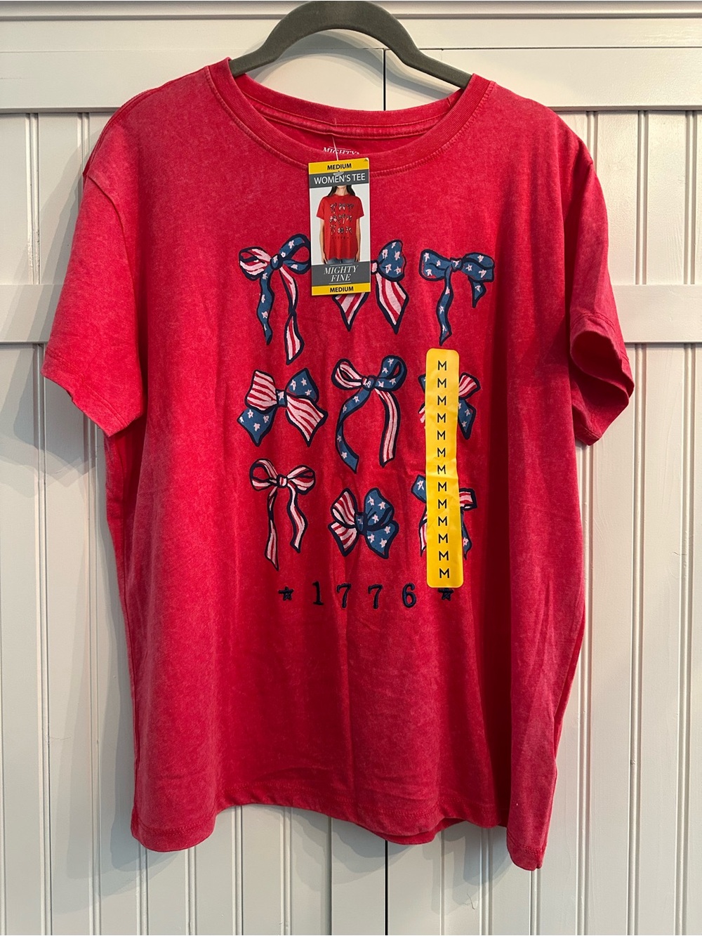 NWT Mighty Fine Red Short-Sleeve Tee with Patriotic Bow Graphics Size M